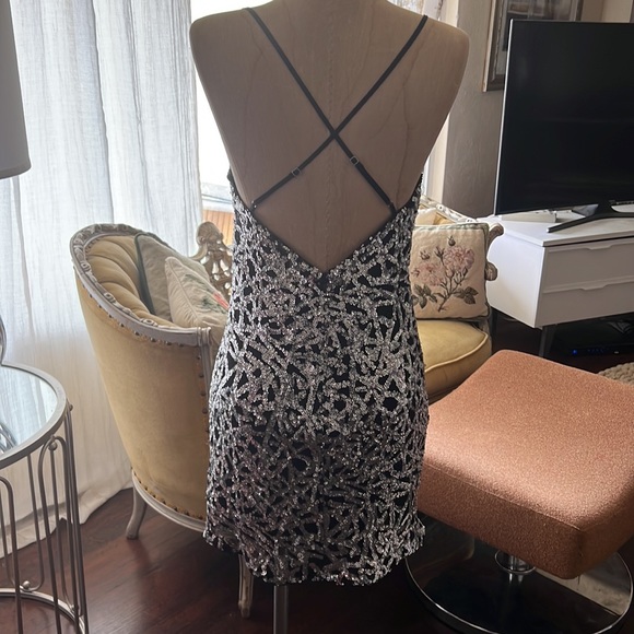 Sequence dress, beautiful - Picture 3 of 8